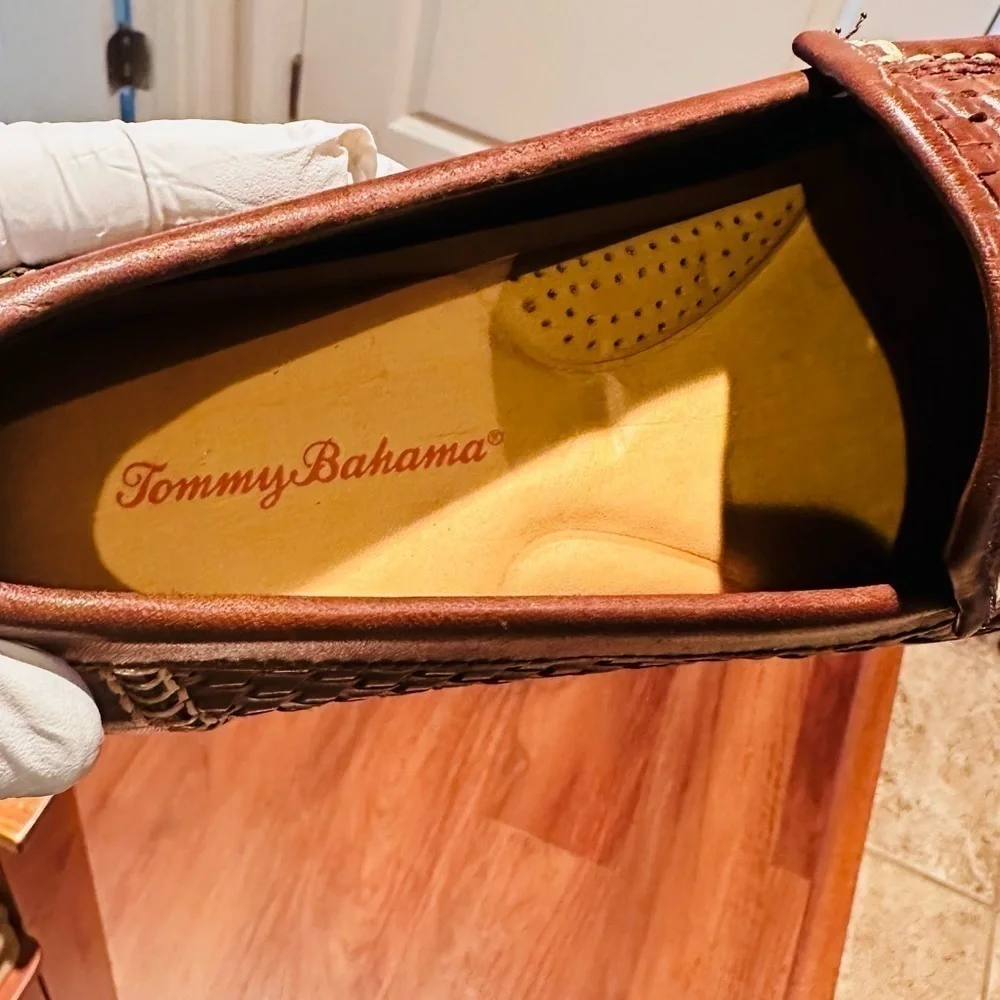 Tommy Bahama Orson Venetian Woven Leather Drivers.